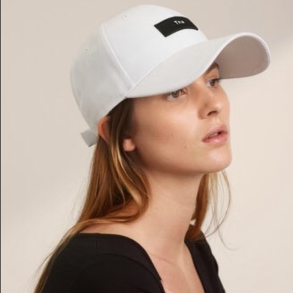 Aritzia Accessories - NWOT TNA CAP Aritzia Accessories - NWOT TNA CAP